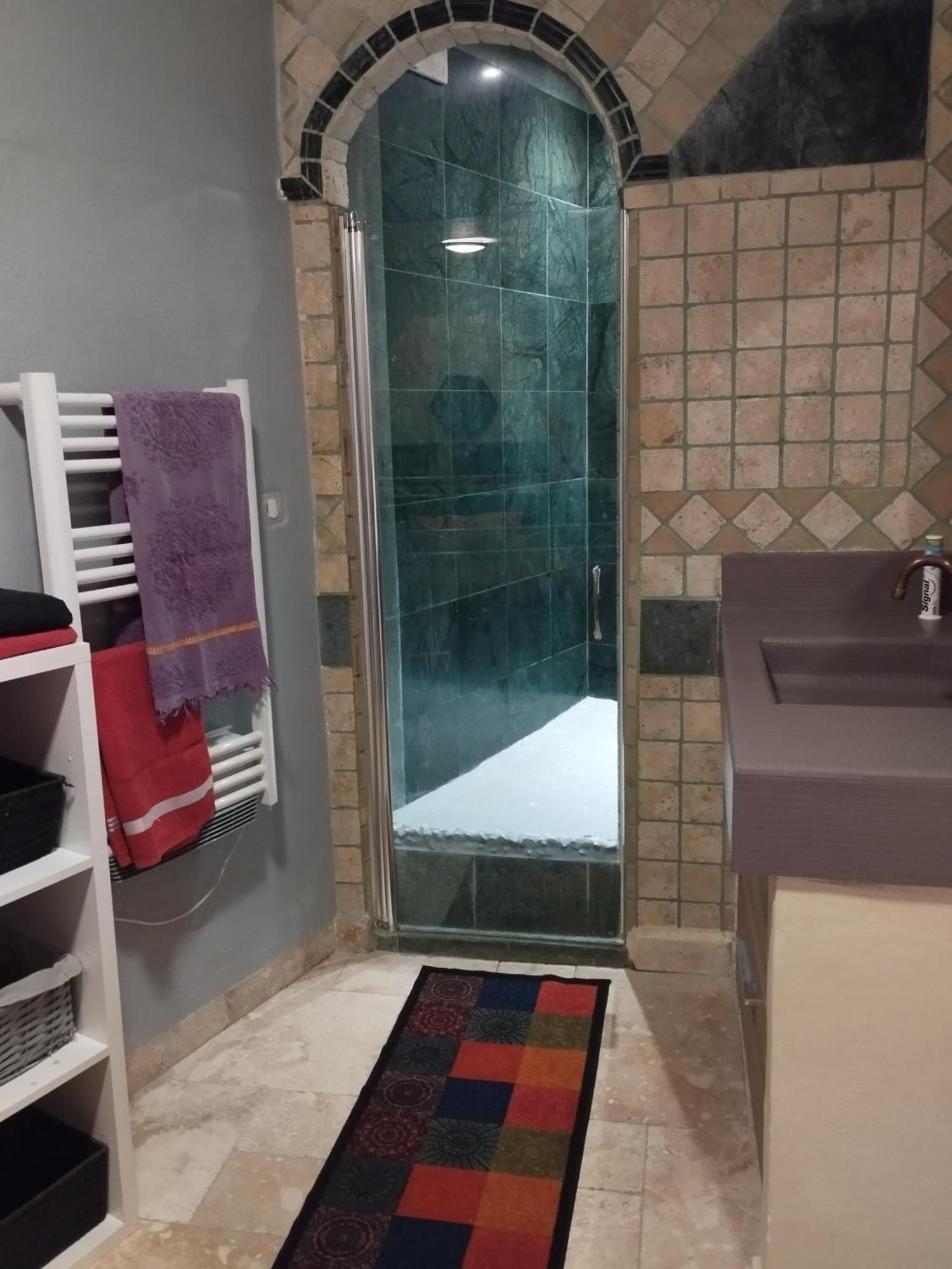 Tres Bel Appartement Cosy Et Chaleureux A Nîmes Exterior foto